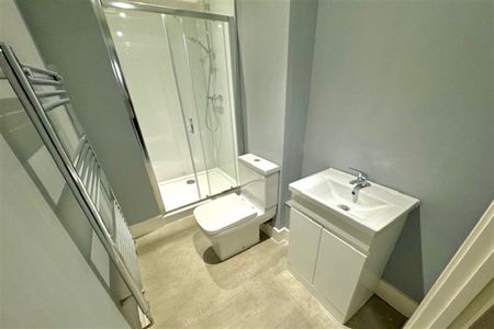 Clarendon Apartments, Canal Walk, Southampton, SO14 - Photo 4