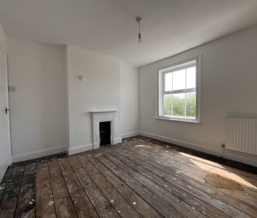 Elwyn Road, March - Photo 1