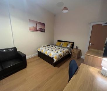 Lisburn Road, Room 3, R2, R7 & R9 Most Bills Included, Belfast, BT9... - Photo 3