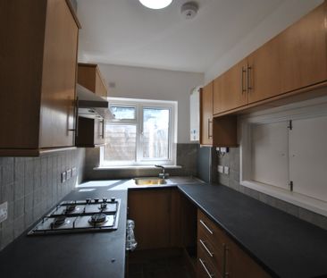 High Street, Snodland, London - Photo 3