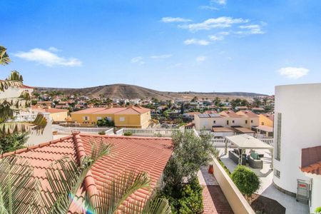 Apartment to rent in Casa Kurma, Arguineguín, Loma Dos, Gran Canaria with sea view - Photo 2