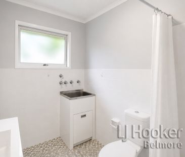 Modern 1 Bedroom Unit in a Convenient Location - Photo 4