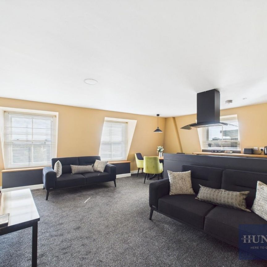 2 bedroom Flat To Let - Photo 1