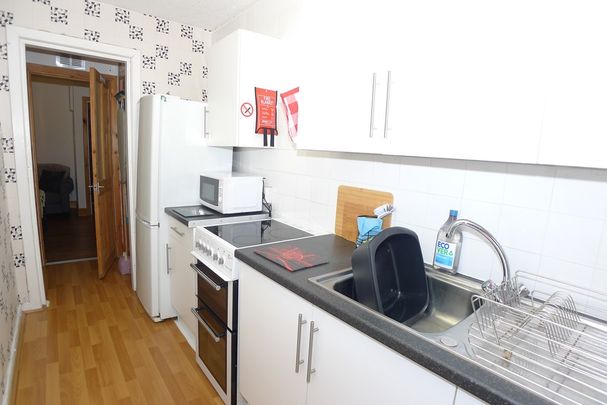 Property to let in Dundee - Photo 1