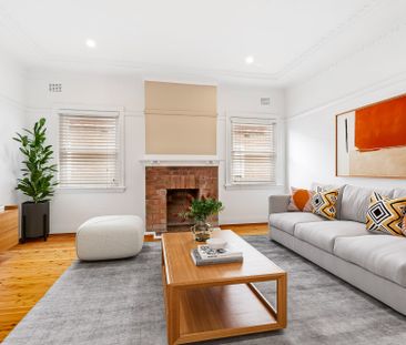 A Classic Art-Deco Residence With Modern Flair - Photo 1