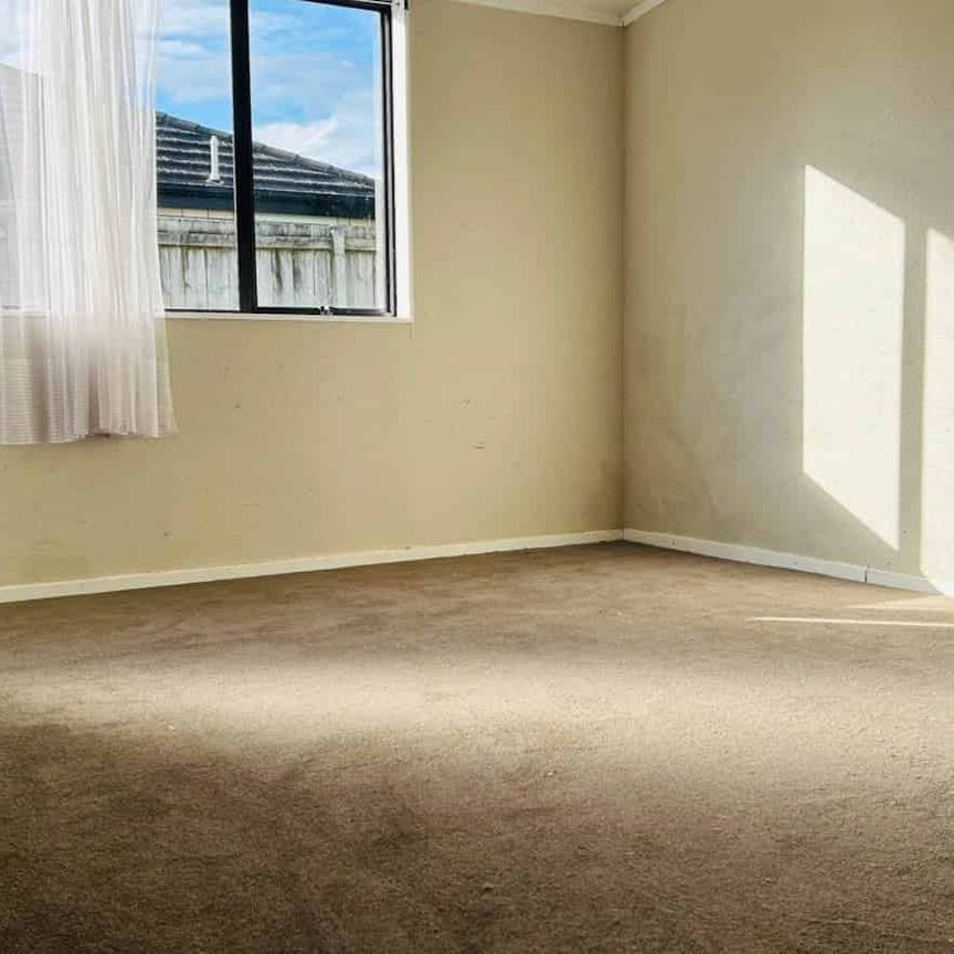 Golden Greenhaven - Photo 1