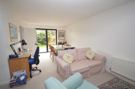 3 bedroom end of terrace house to rent - Photo 3