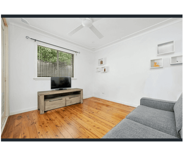 Spacious & Light Filled Home - Photo 2