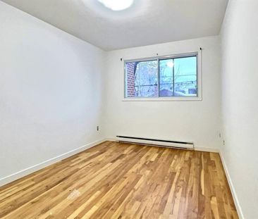 6497 Av. Azilda - Photo 2