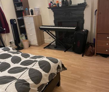 1 bedroom in a house share to rent - Photo 6