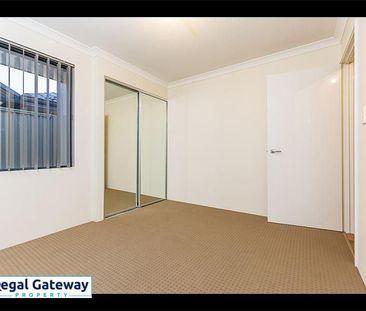 26 Sorbonne Turn, AUBIN GROVE WA 6164 - Photo 2