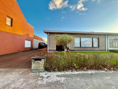 BUNGALOW MET TWEE SLAAPKAMERS - TUIN EN TWEE GARAGES - Photo 5