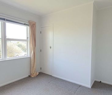 2 Bedroom Unit zoned for MAGS/Gladstone - Photo 6