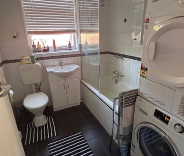 St Kilda East - Photo 5