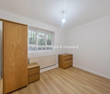 4 bedroom flat to rent - Photo 2