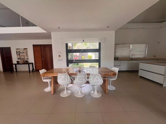 Villa 4 chambres à Grand Baie - Photo 1