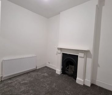 4 Bed Terraced House, Maxted Road, SE15 - Photo 3