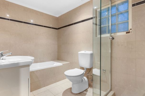 Narrabeen, 3/146 Ocean Street - Photo 1