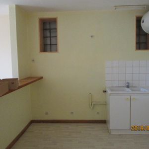 VOUZIERS, un appartement de type F2 au 2ème étage - Photo 2