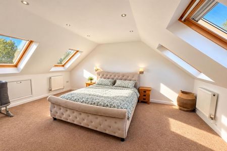 4 bedroom semi-detached house to rent - Photo 5