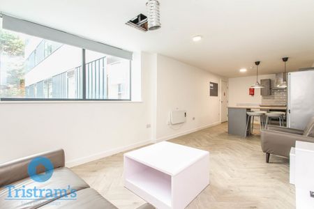 5 bed Apartment for Rent - Photo 2