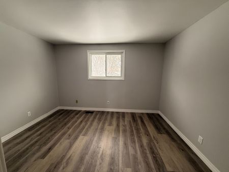 For Lease - 57 TOULON Crescent, London East, Ontario - Photo 2