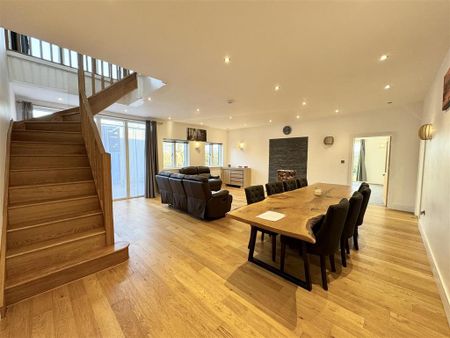 4 bedroom detached house to rent - Photo 5