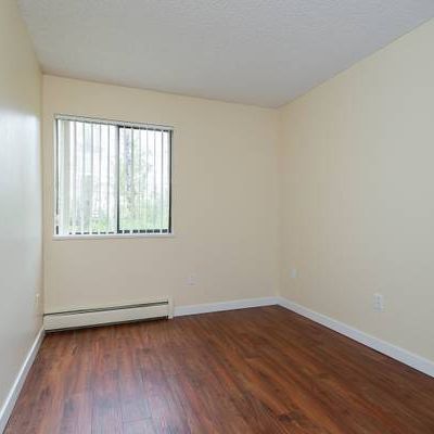 2 bedroom apartment with large patio, available from February 1/2025 - Photo 2