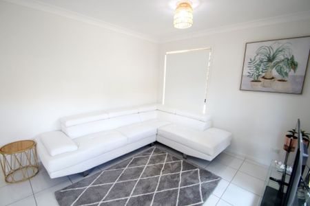 RENOVATED AND FULLY FURNISHED SPACIOUS TOWNHOUSE WITH VIEWS IN THE PACIFIC PARKSIDE COMPLEX!! - Photo 5