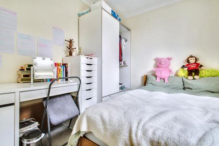 5 bedroom semi-detached house to rent - Photo 4