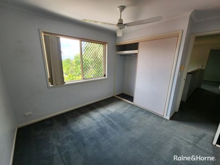 PRIVATE 3 BEDROOM HOME IN QUIET LOCATION - Photo 5