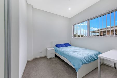 Exclusive Top-Floor Living in a Premier School Catchment - Photo 2