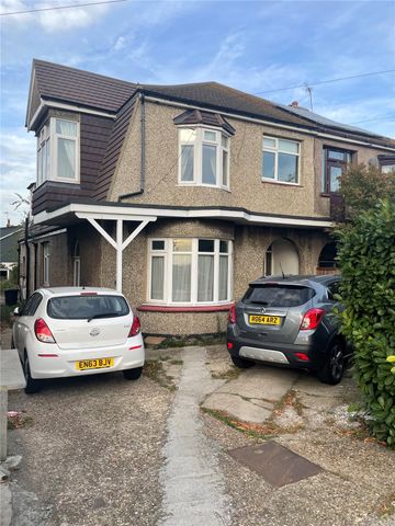 London Road, Hadleigh, Benfleet, Essex, SS7 2EB - Photo 4