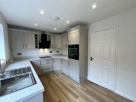 2 bedroom detached bungalow to rent - Photo 2