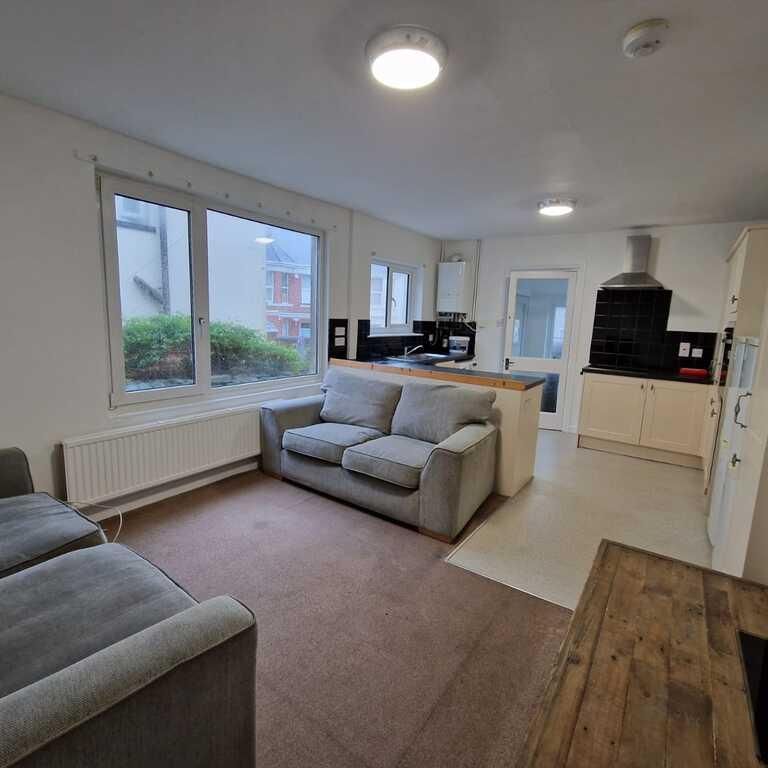 6 bedroom house share to rent - Photo 1