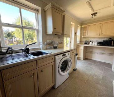 Tench Way, Romsey, Hampshire, SO51 - Photo 3