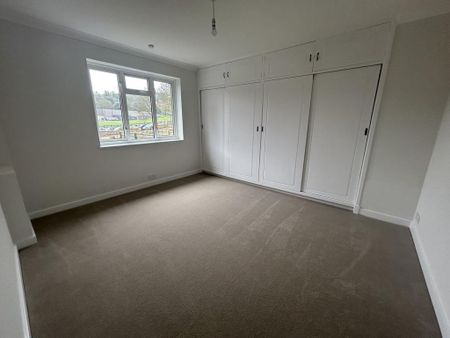 4 bedroom detached house to rent - Photo 3