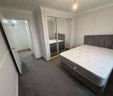 Navigation Point, Marina, Hartlepool - Photo 6