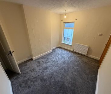 2 bedroom end of terrace house to rent - Photo 6