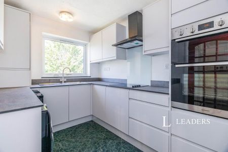 3 bedroom apartment to rent - Photo 2