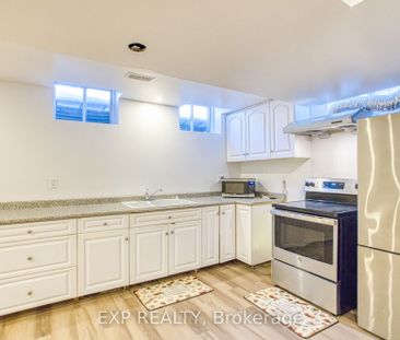 72 Nanaimo Crescent - Photo 1