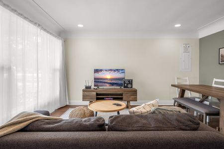 For Lease - 16 GOLDEN Boulevard Unit# Main, Welland, Ontario - Photo 4