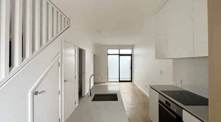 Chic 2BR Townhouse in Te Aro - Photo 5