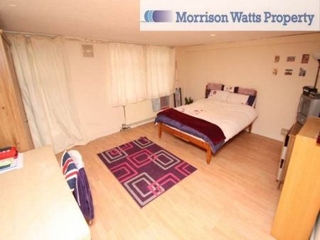 3 Bed - North Grange Road, Headingley, Leeds - Photo 2