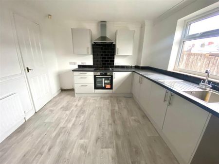 3 bedroom terraced house to rent - Photo 5