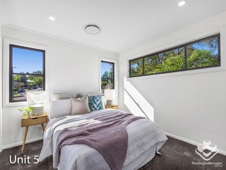 Nearly Brand New Stunning Townhouses within Indooroopilly Schools Catchment! - Photo 4