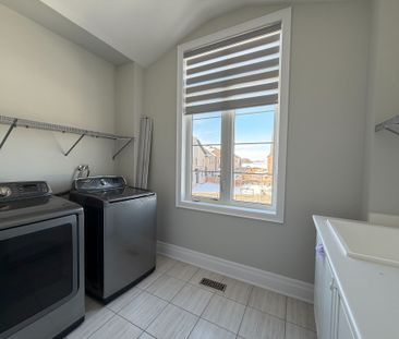 For Lease - 4 Lyle Way Unit# UPPER PORTION, Brampton, Ontario - Photo 3