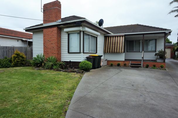 Great 2 Bedroom Unit - 6 month lease! - Photo 1