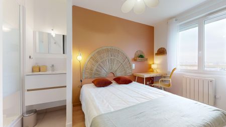 ALBERT THOMAS S Roommate 3 Bedrooms at Lyon 8e - Photo 2