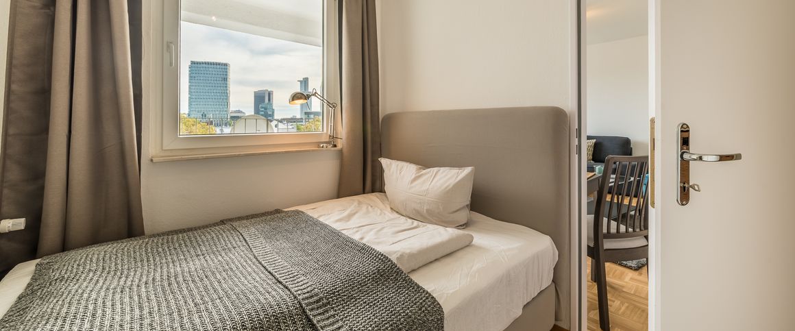 City-Residence: Schick möblierte Wohnung mit Skylineblick in schöner Westendlage - Foto 1